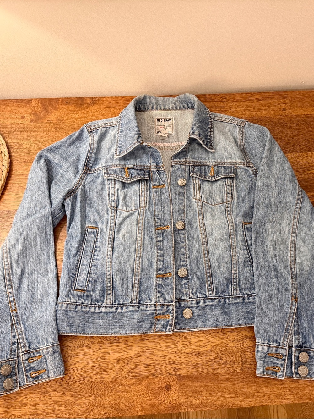 Old Navy Vintage Women's Trucker Denim Jean Jacket circa early Y2Ks
